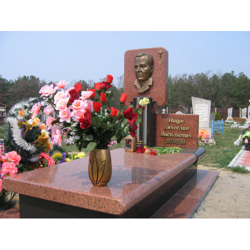 Барельеф на памятник